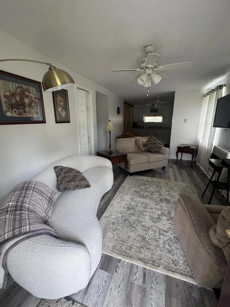 338 Happy Top Road Clay City KY 40312