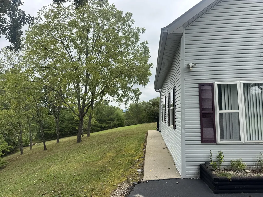 338 Happy Top Road Clay City KY 40312