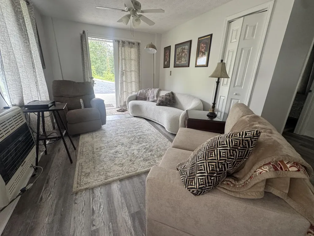 338 Happy Top Road Clay City KY 40312
