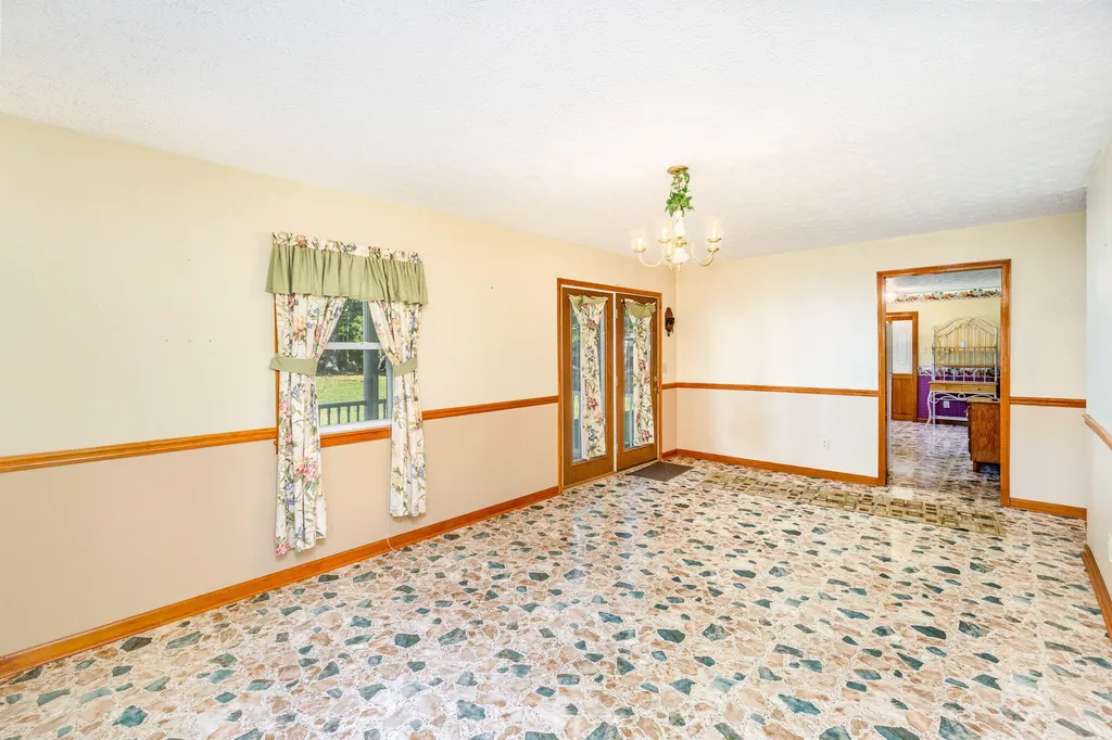 1170 Ky-698 Stanford KY 40484