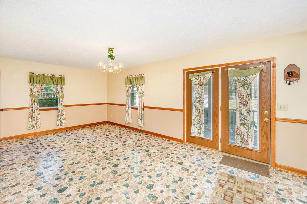 1170 Ky-698 Stanford KY 40484