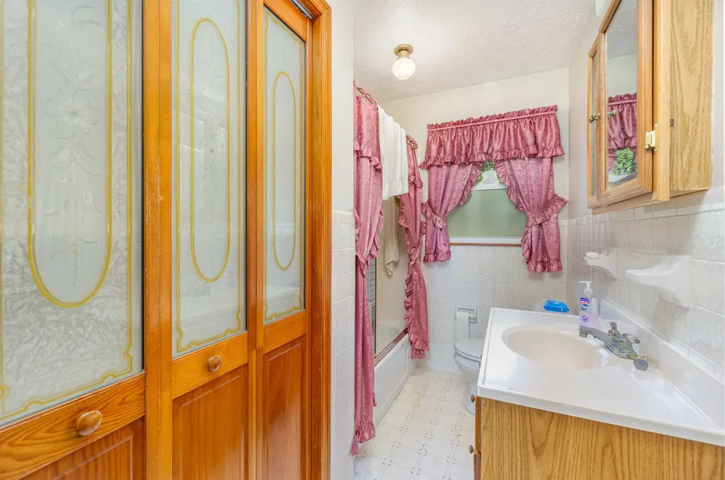 1170 Ky-698 Stanford KY 40484