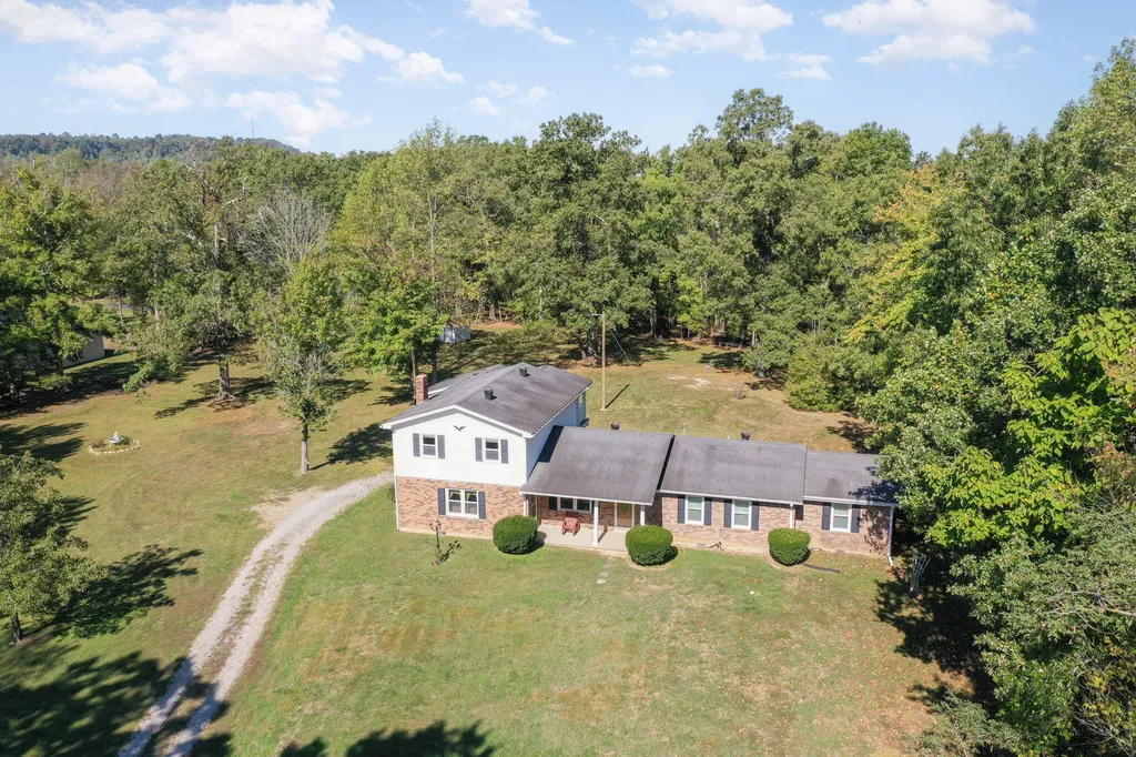 1170 Ky-698 Stanford KY 40484