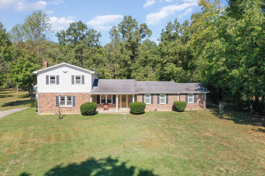 1170 Ky-698 Stanford KY 40484