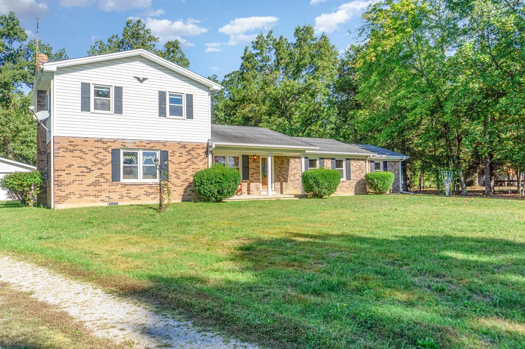 1170 Ky-698 Stanford KY 40484