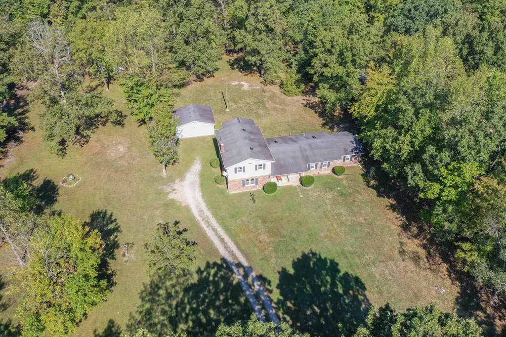 1170 Ky-698 Stanford KY 40484