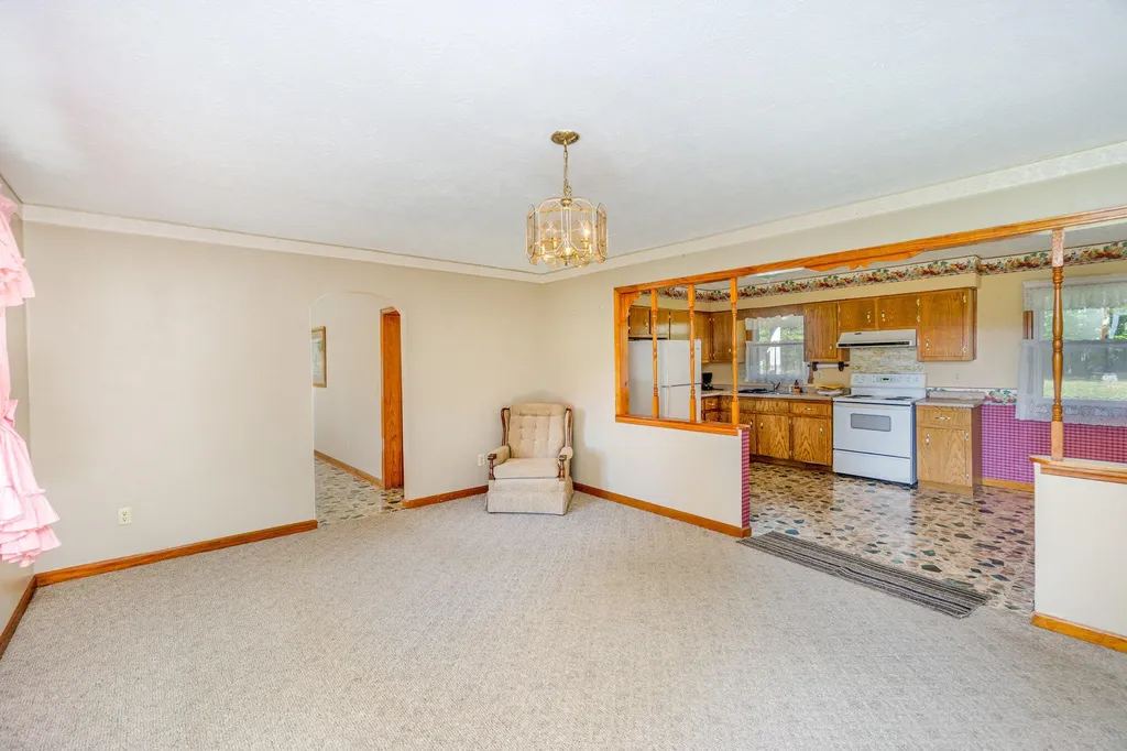 1170 Ky-698 Stanford KY 40484