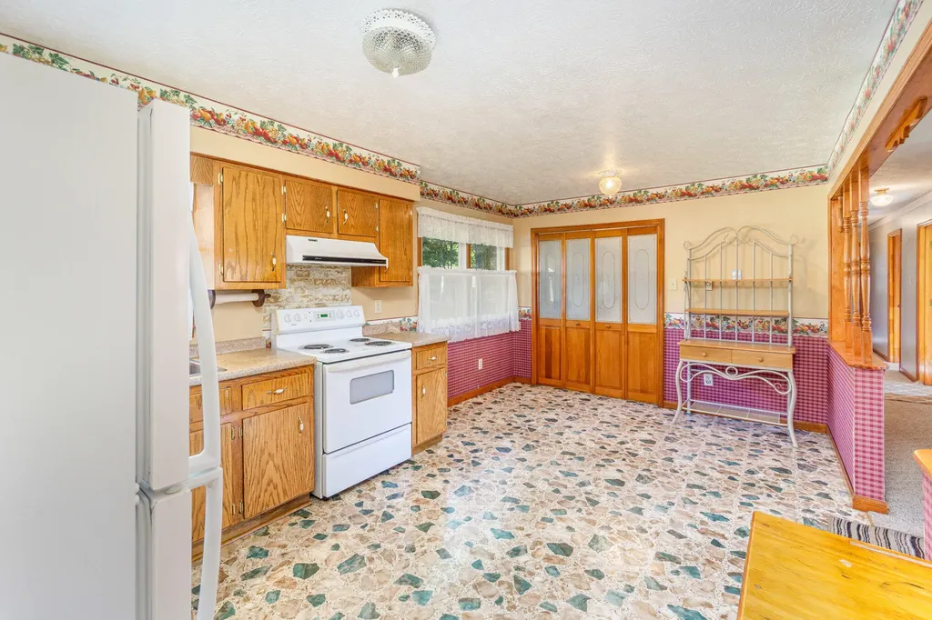 1170 Ky-698 Stanford KY 40484