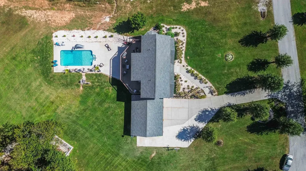 196 Club Valley Estates Road London KY 40741