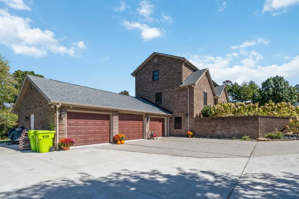 196 Club Valley Estates Road London KY 40741