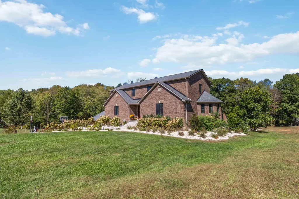 196 Club Valley Estates Road London KY 40741