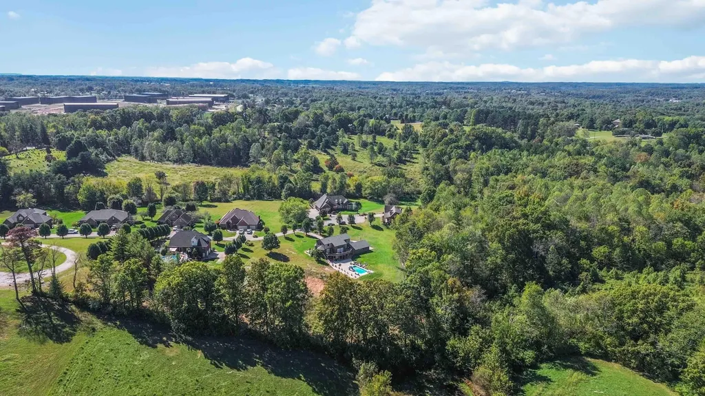 196 Club Valley Estates Road London KY 40741
