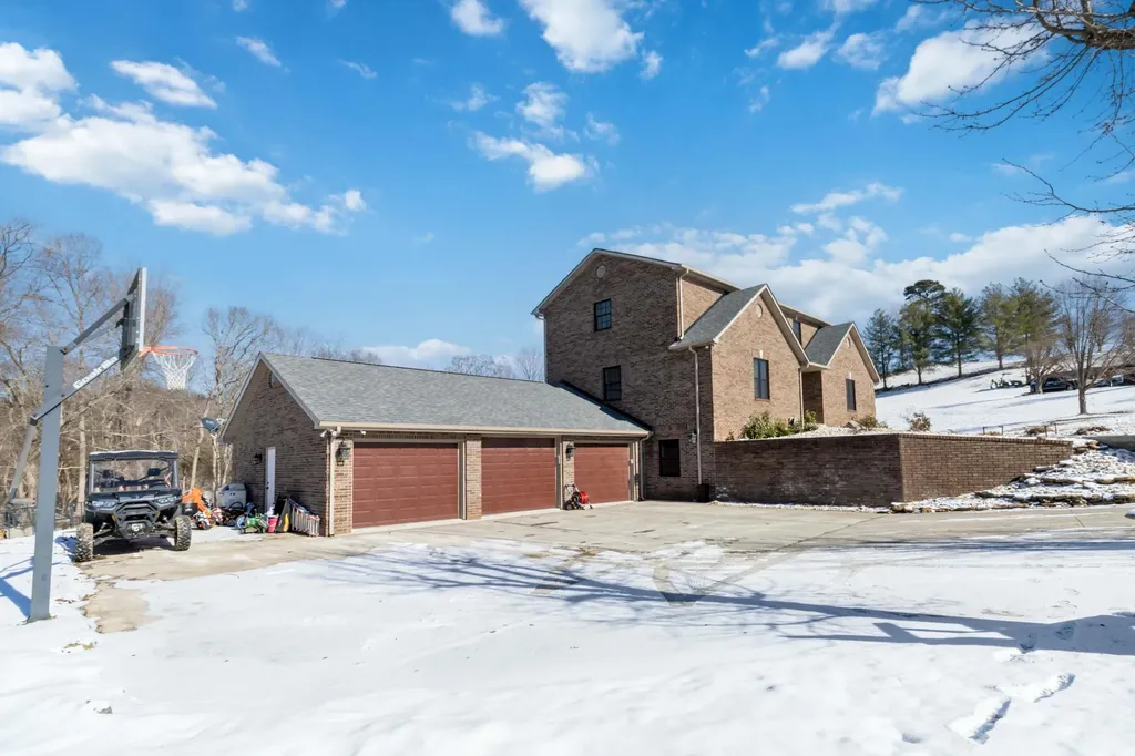 196 Club Valley Estates Road London KY 40741