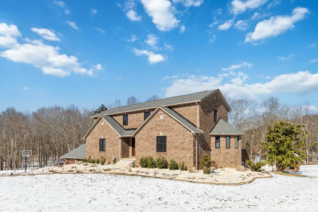 196 Club Valley Estates Road London KY 40741