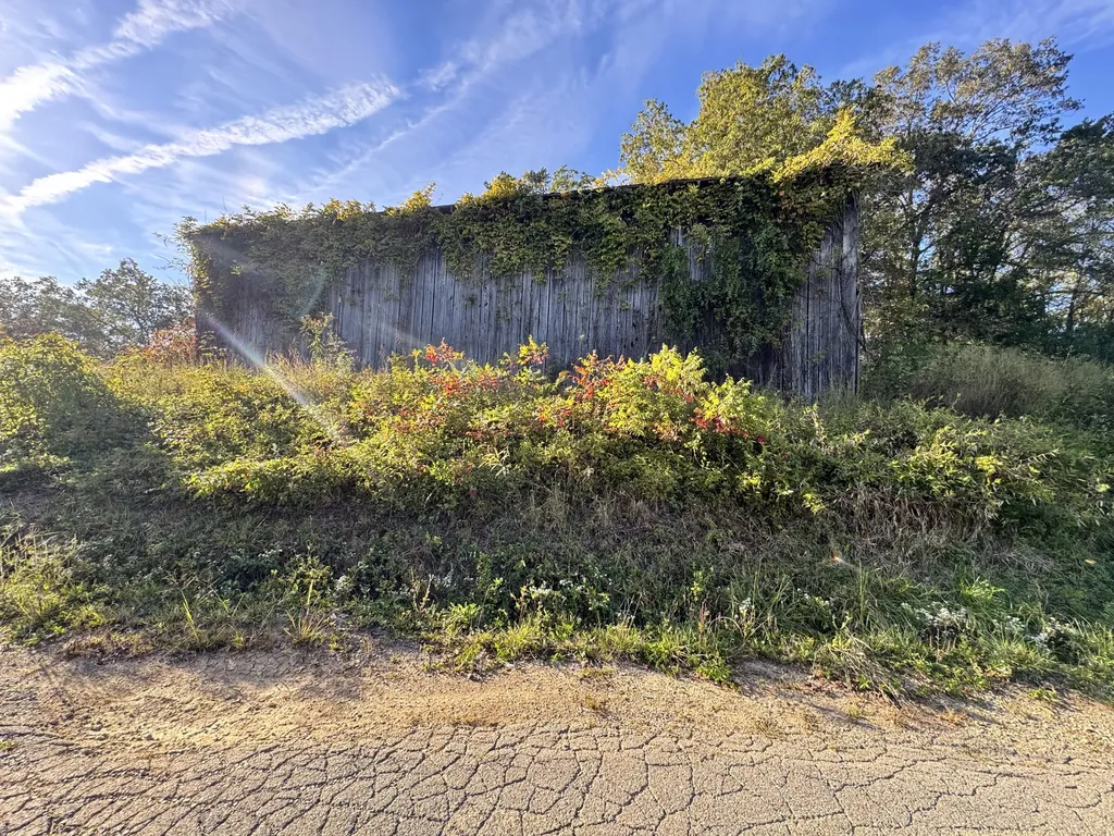 1 Mooretown Hill Road Beattyville KY 41311