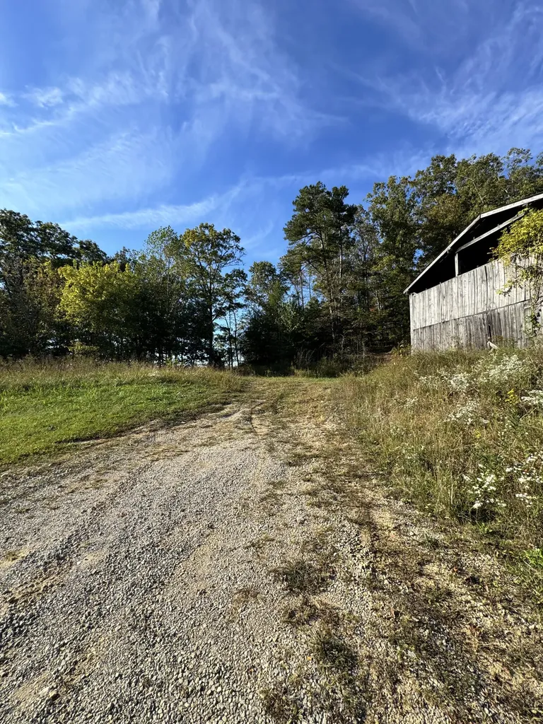 1 Mooretown Hill Road Beattyville KY 41311