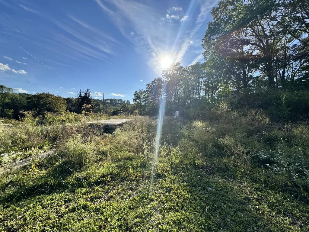 1 Mooretown Hill Road Beattyville KY 41311