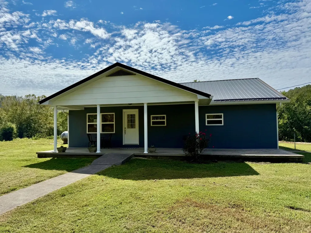 233 River Road Beattyville KY 41311