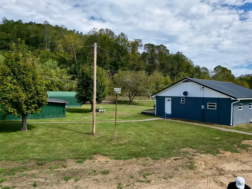 233 River Road Beattyville KY 41311