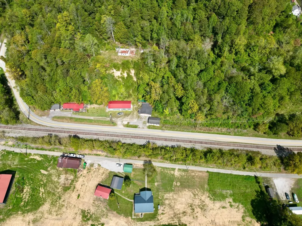 233 River Road Beattyville KY 41311