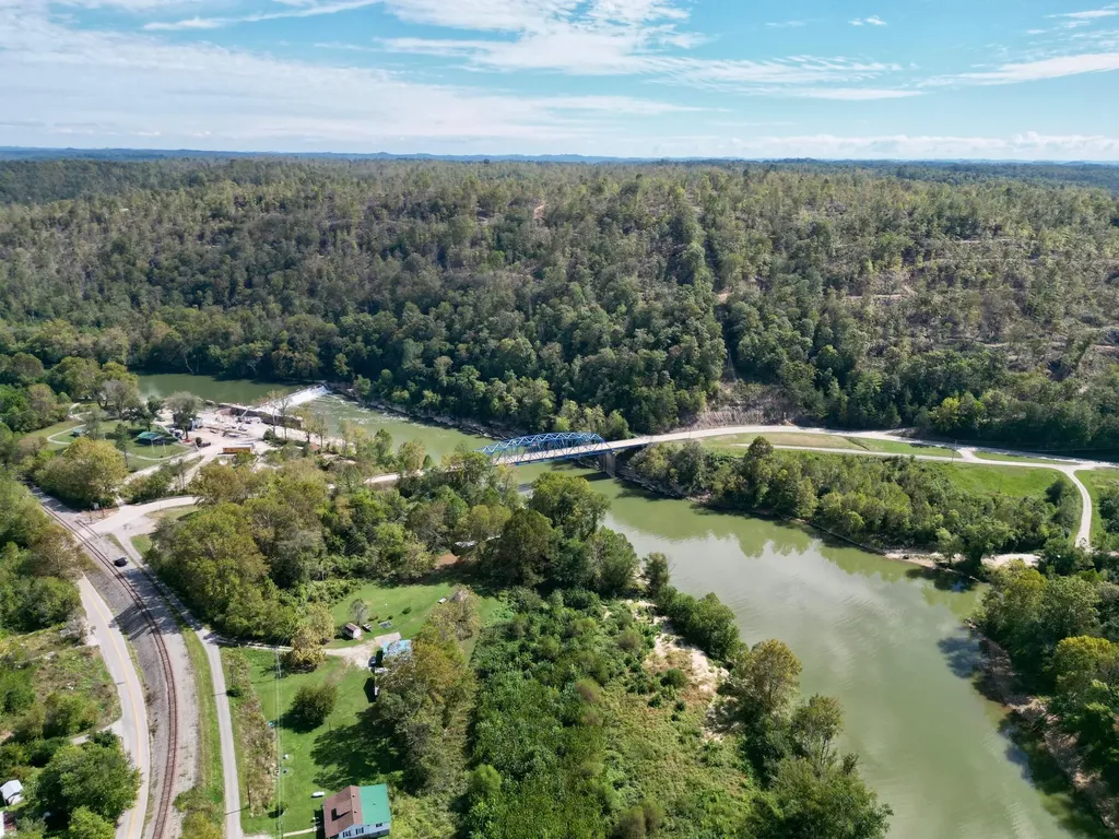 233 River Road Beattyville KY 41311