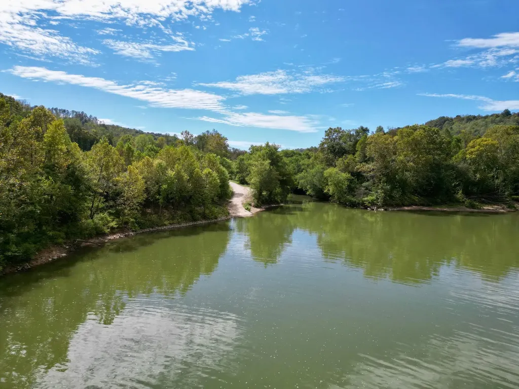 233 River Road Beattyville KY 41311