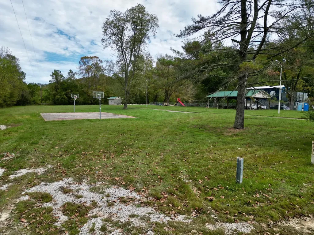 233 River Road Beattyville KY 41311