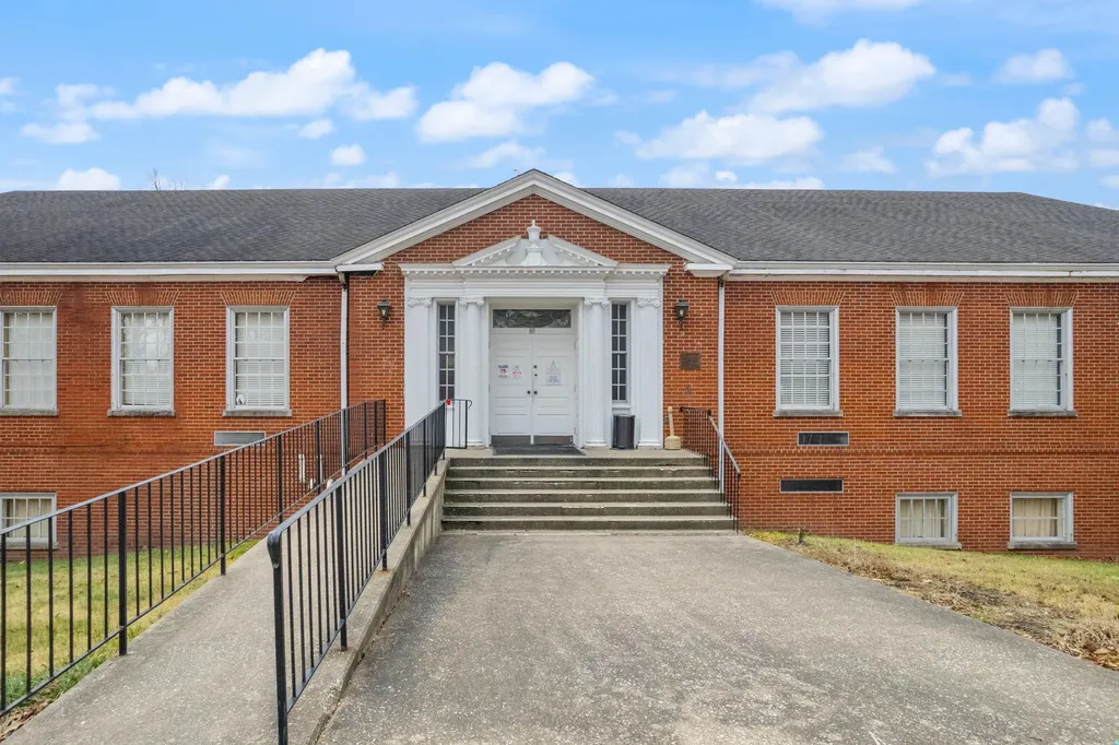60 Bennett Circle London KY 40741