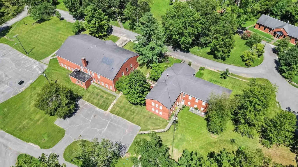 60 Bennett Circle London KY 40741