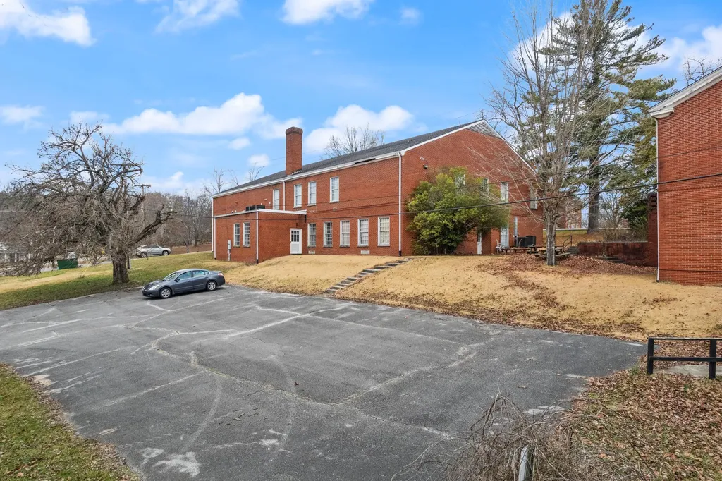 60 Bennett Circle London KY 40741