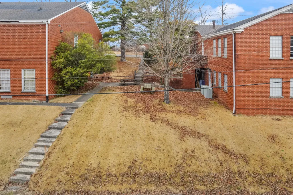 60 Bennett Circle London KY 40741