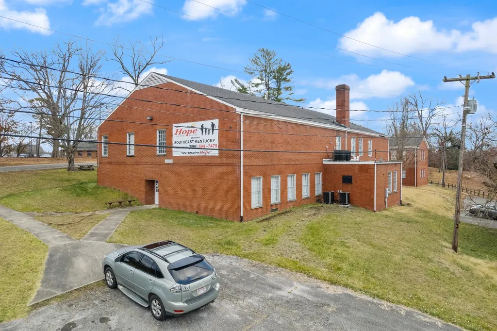 60 Bennett Circle London KY 40741