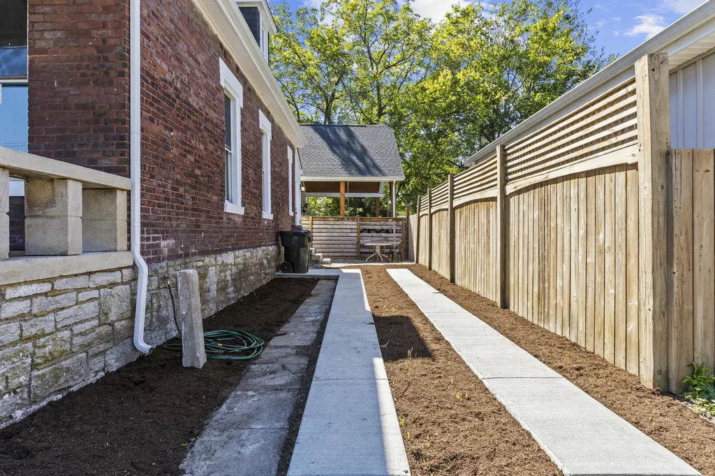 216 E Fifth Street Lexington KY 40508