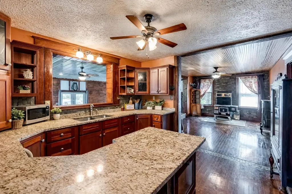 10900 Us Highway 127 Hustonville KY 40437