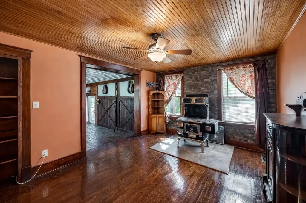 10900 Us Highway 127 Hustonville KY 40437