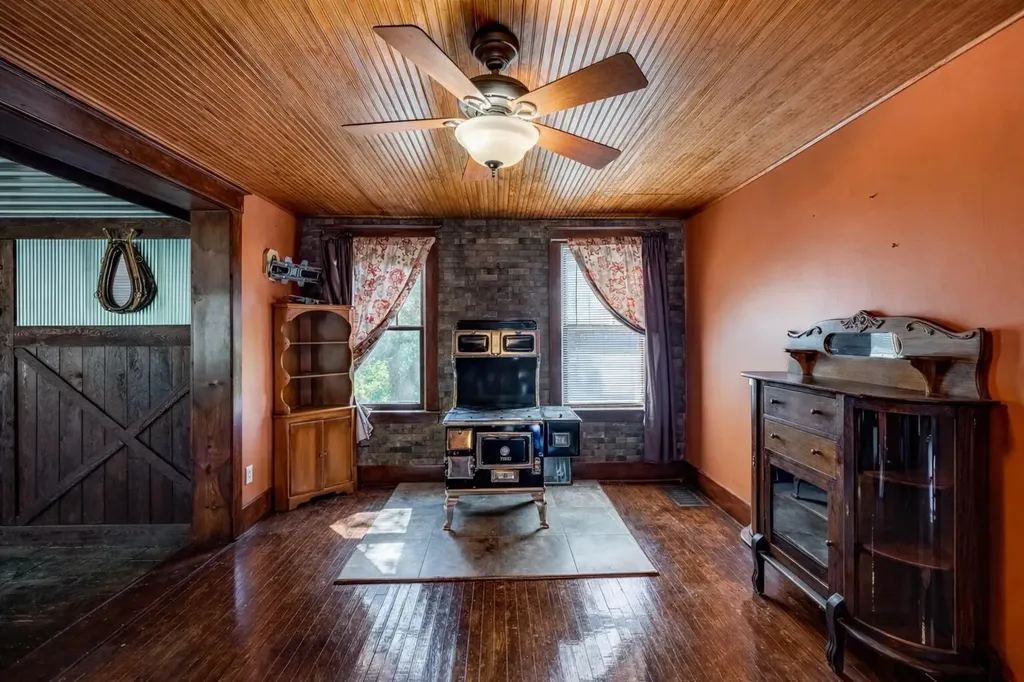 10900 Us Highway 127 Hustonville KY 40437