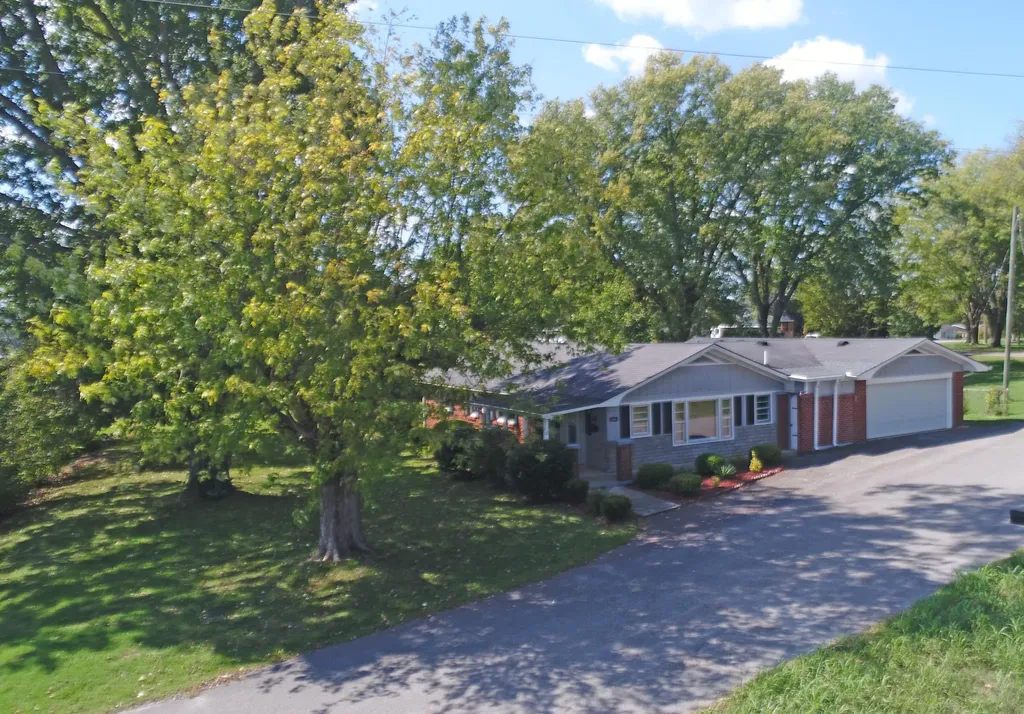 440 Ky-90 Somerset KY 42503