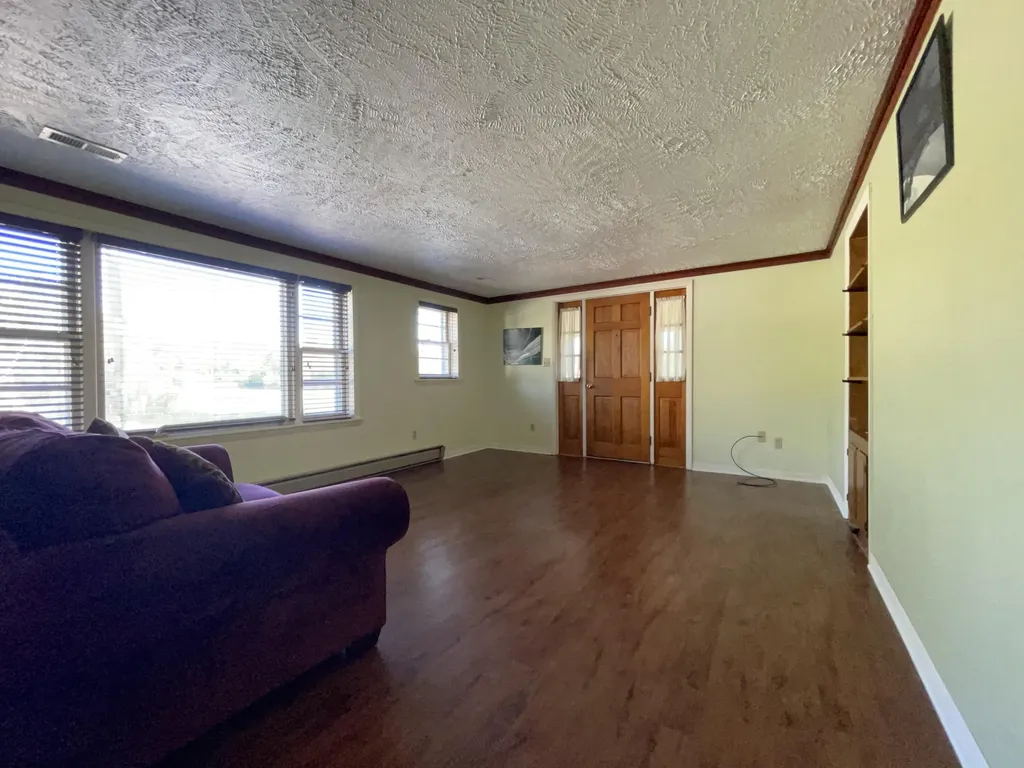 440 Ky-90 Somerset KY 42503