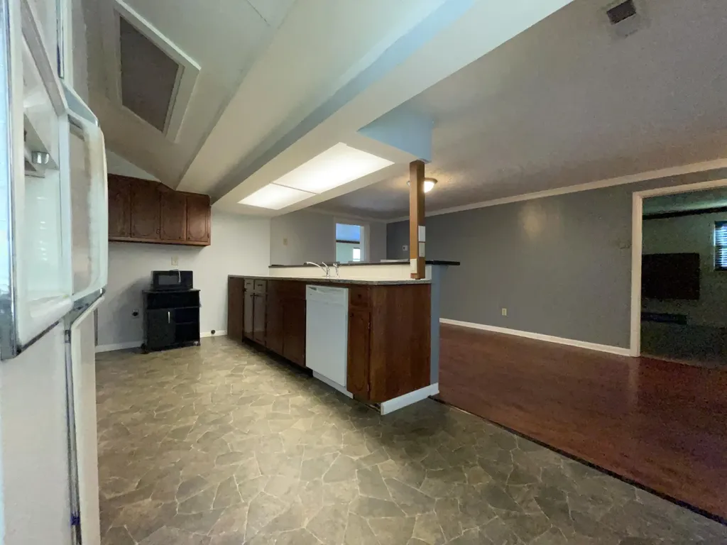 440 Ky-90 Somerset KY 42503