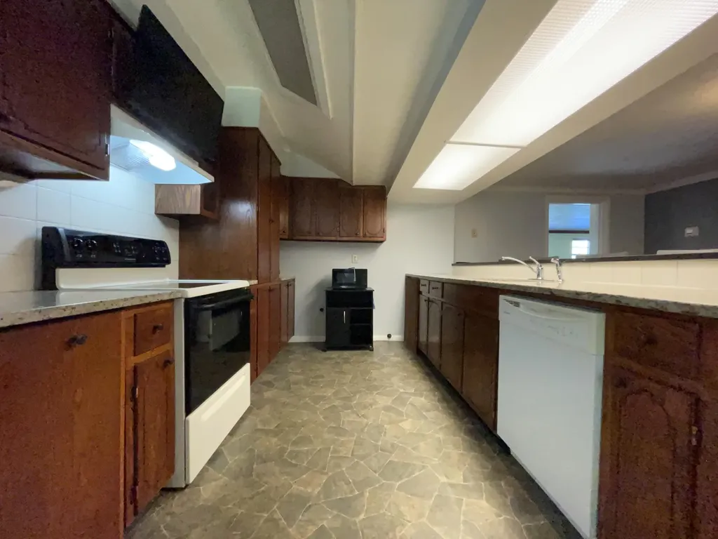 440 Ky-90 Somerset KY 42503