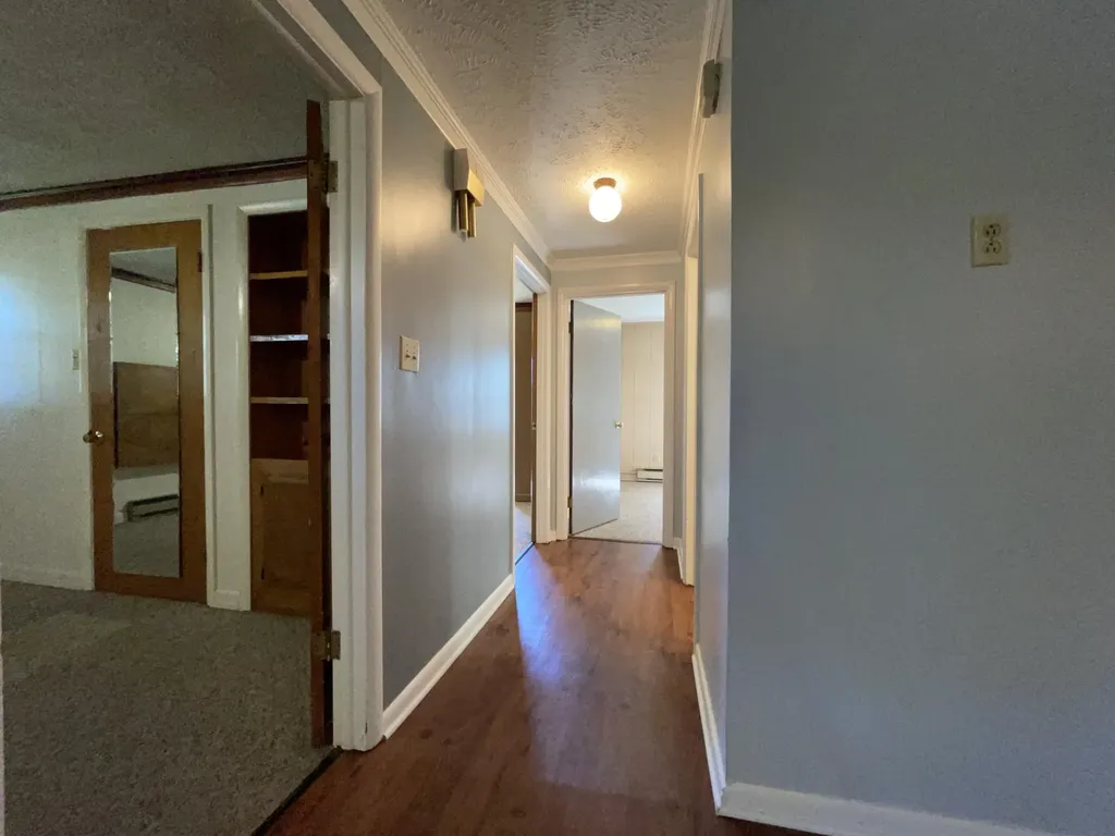 440 Ky-90 Somerset KY 42503