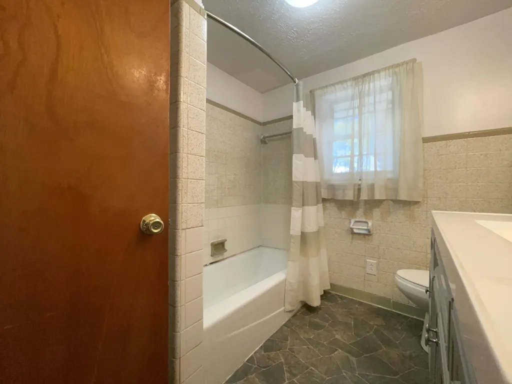 440 Ky-90 Somerset KY 42503