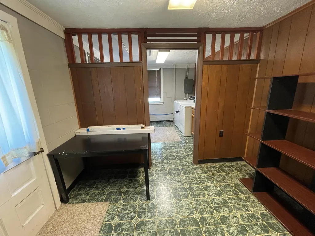 440 Ky-90 Somerset KY 42503