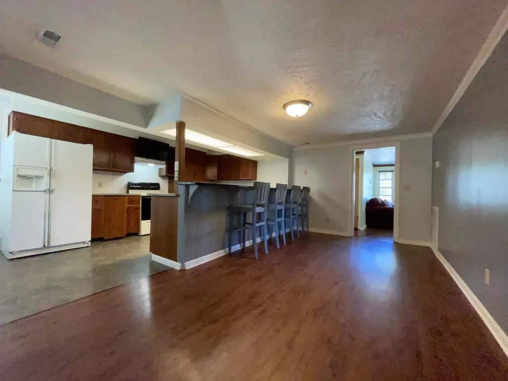 440 Ky-90 Somerset KY 42503