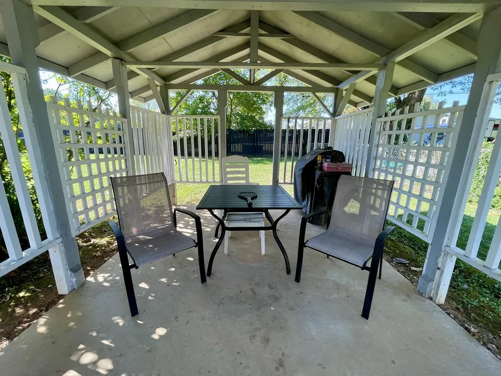440 Ky-90 Somerset KY 42503