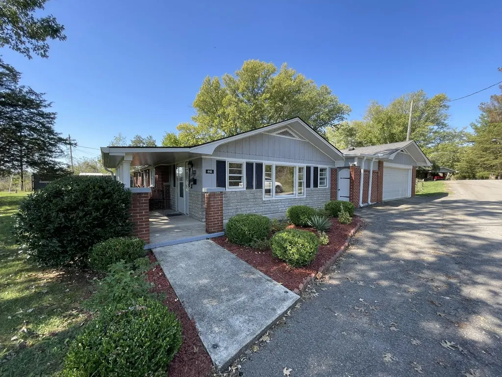 440 Ky-90 Somerset KY 42503