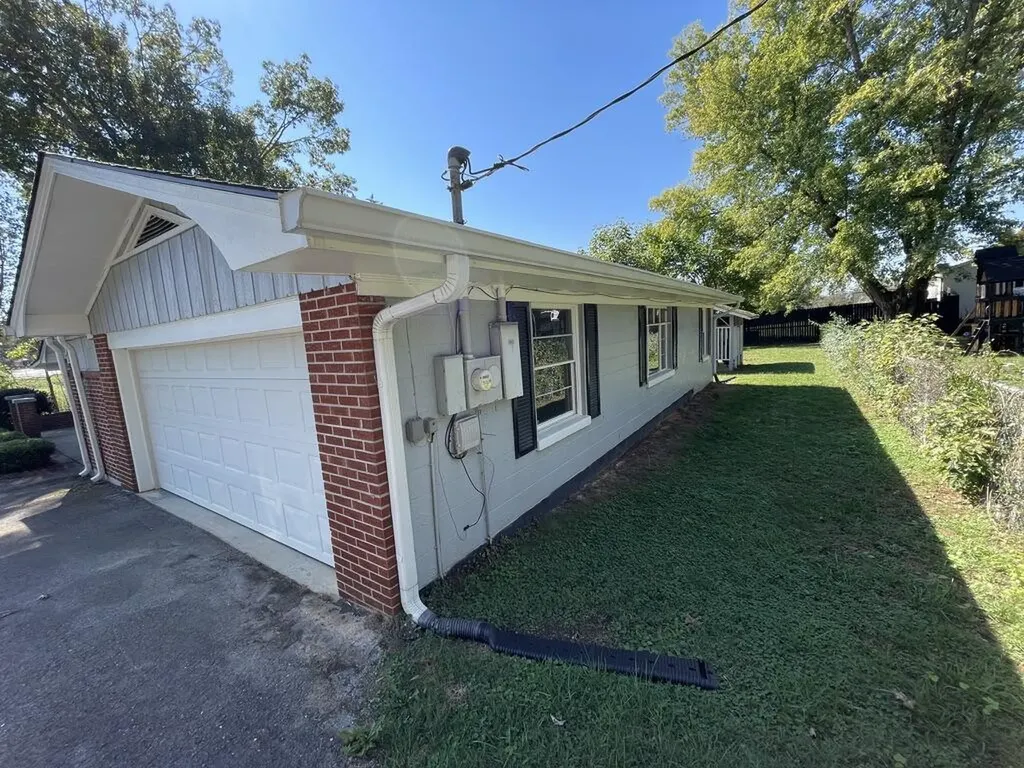 440 Ky-90 Somerset KY 42503