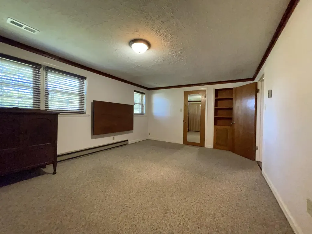 440 Ky-90 Somerset KY 42503