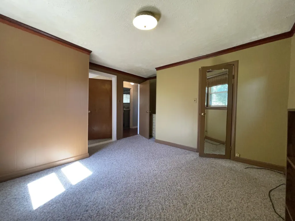 440 Ky-90 Somerset KY 42503