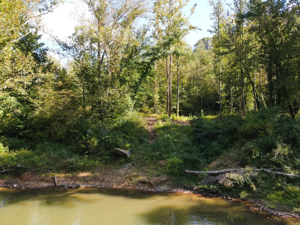 124 L Gabbard Road East Bernstadt KY 40729